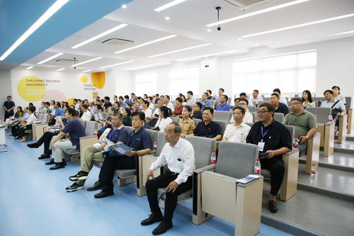 河南省民辦高校發(fā)展政策專題培訓班來我校參觀考察