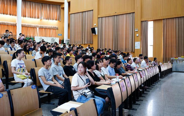 多所民辦大學被停止辦學,在校生有苦難言,師生分流該咋辦?