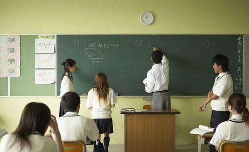 復(fù)旦大學(xué)教授 真實月薪 的流出,看到這數(shù)字后,網(wǎng)友議論紛紛