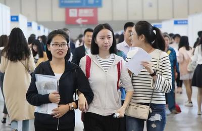 2022高考生有福了,報考這類大學不僅免學費,畢業還有"鐵飯碗"